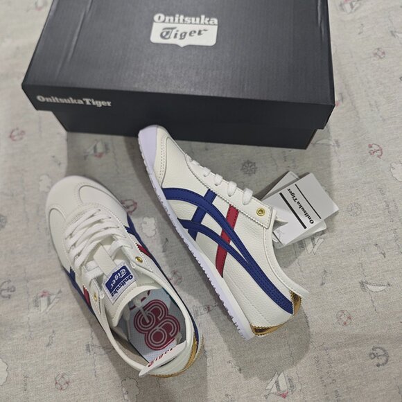 Onitsuka Tiger Mexico 66 Classic Running Shoe